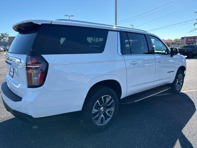 2024 Chevrolet Suburban Vehicle Photo in SAUK CITY, WI 53583-1301