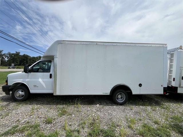 2023 Chevrolet Express Cutaway 4500 Vehicle Photo in ALCOA, TN 37701-3235