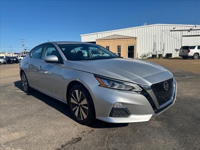 Used 2021 Nissan Altima SV with VIN 1N4BL4DV8MN357390 for sale in Carthage, MS