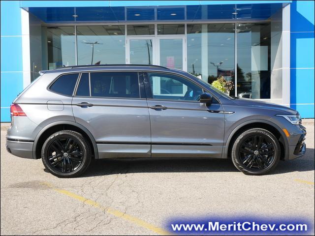 2022 Volkswagen Tiguan Vehicle Photo in MAPLEWOOD, MN 55119-4794