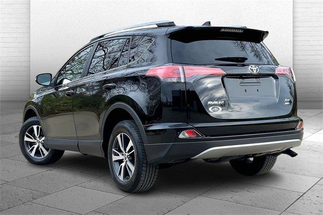 2018 Toyota RAV4 Vehicle Photo in KANSAS CITY, MO 64114-4502