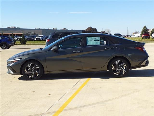 2025 Hyundai ELANTRA Vehicle Photo in Peoria, IL 61615