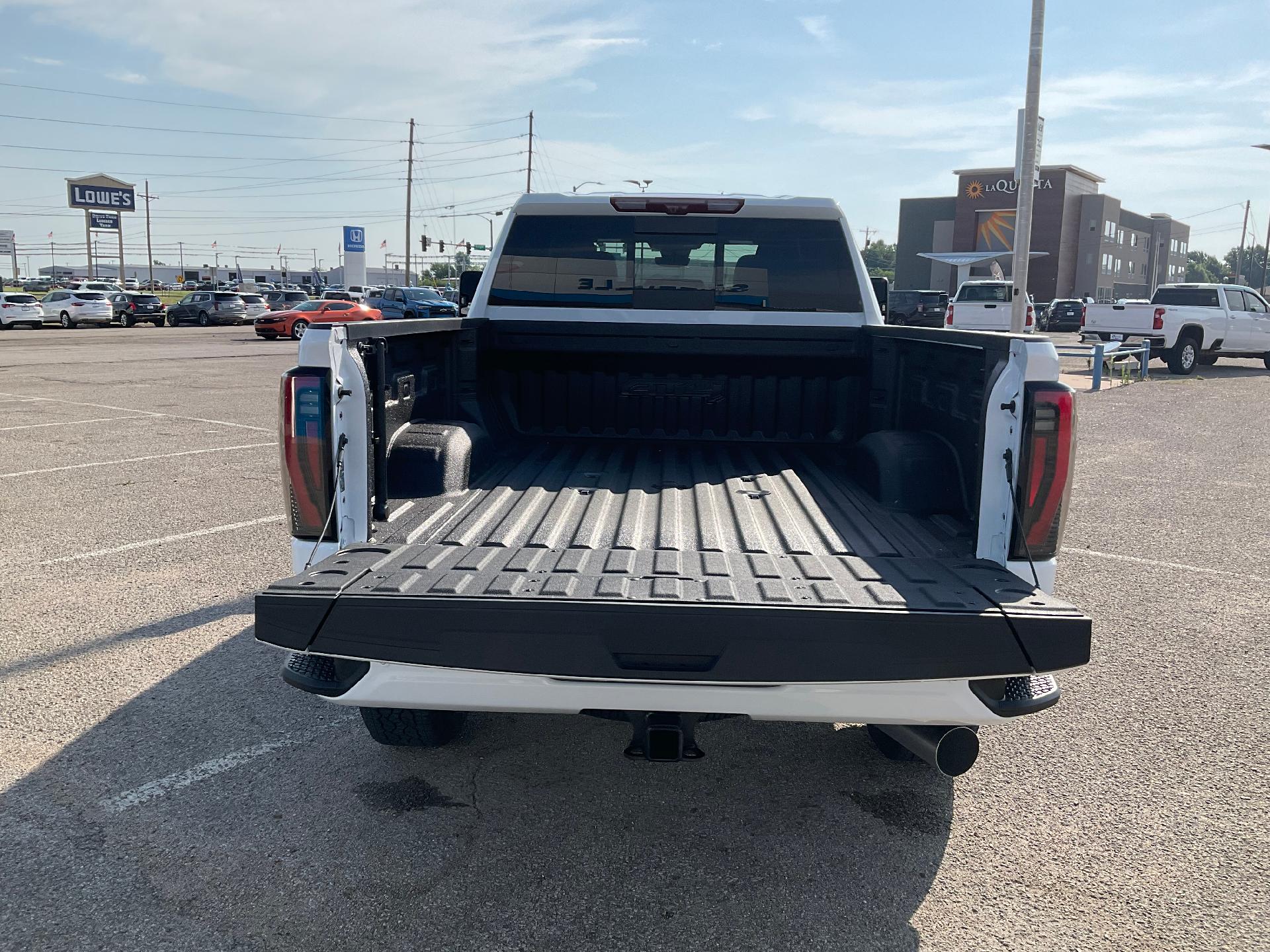 2024 GMC Sierra 2500 HD Vehicle Photo in PONCA CITY, OK 74601-1036