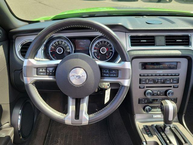 2013 Ford Mustang Vehicle Photo in DANBURY, CT 06810-5034