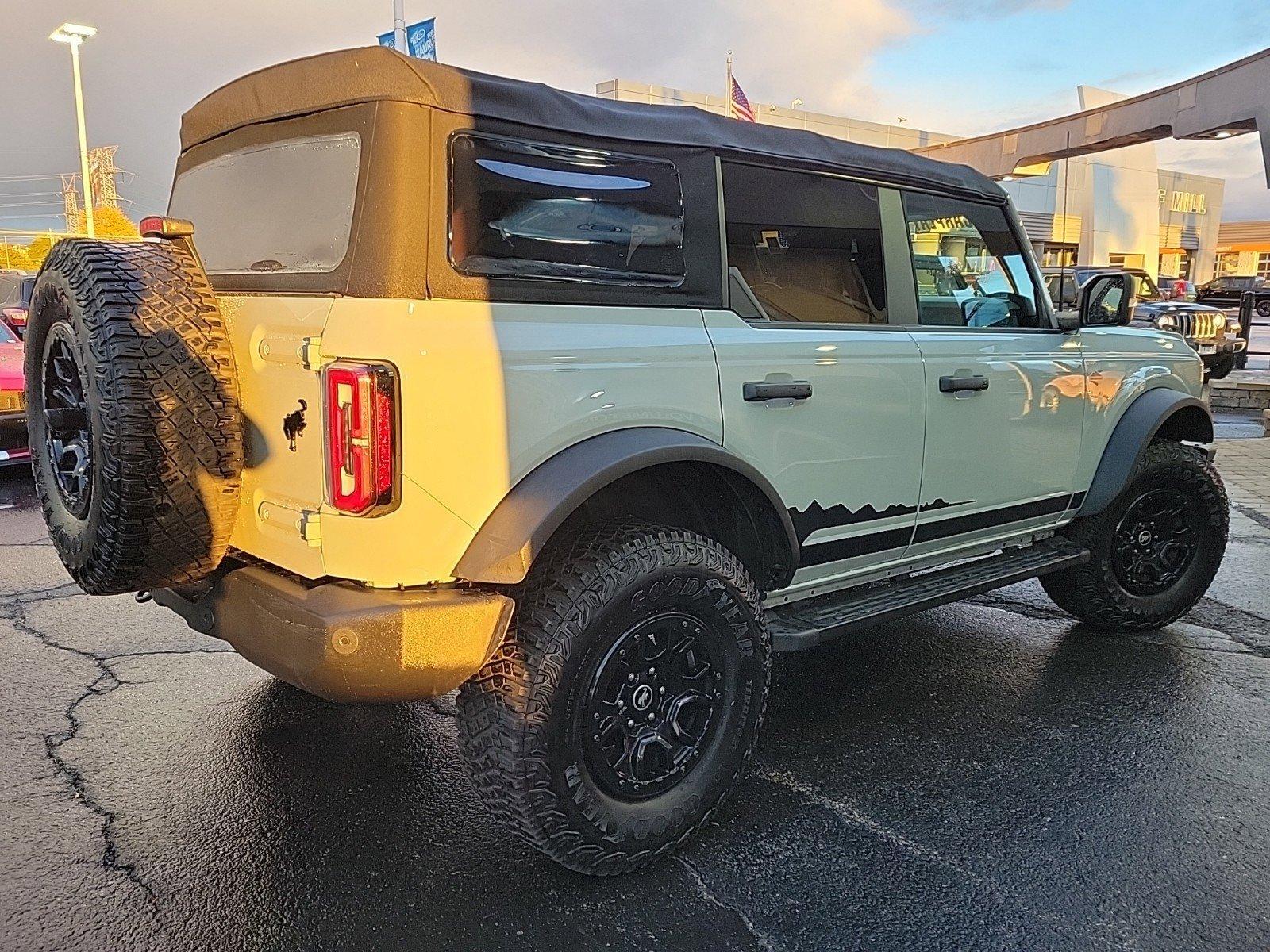 2022 Ford Bronco Vehicle Photo in Saint Charles, IL 60174