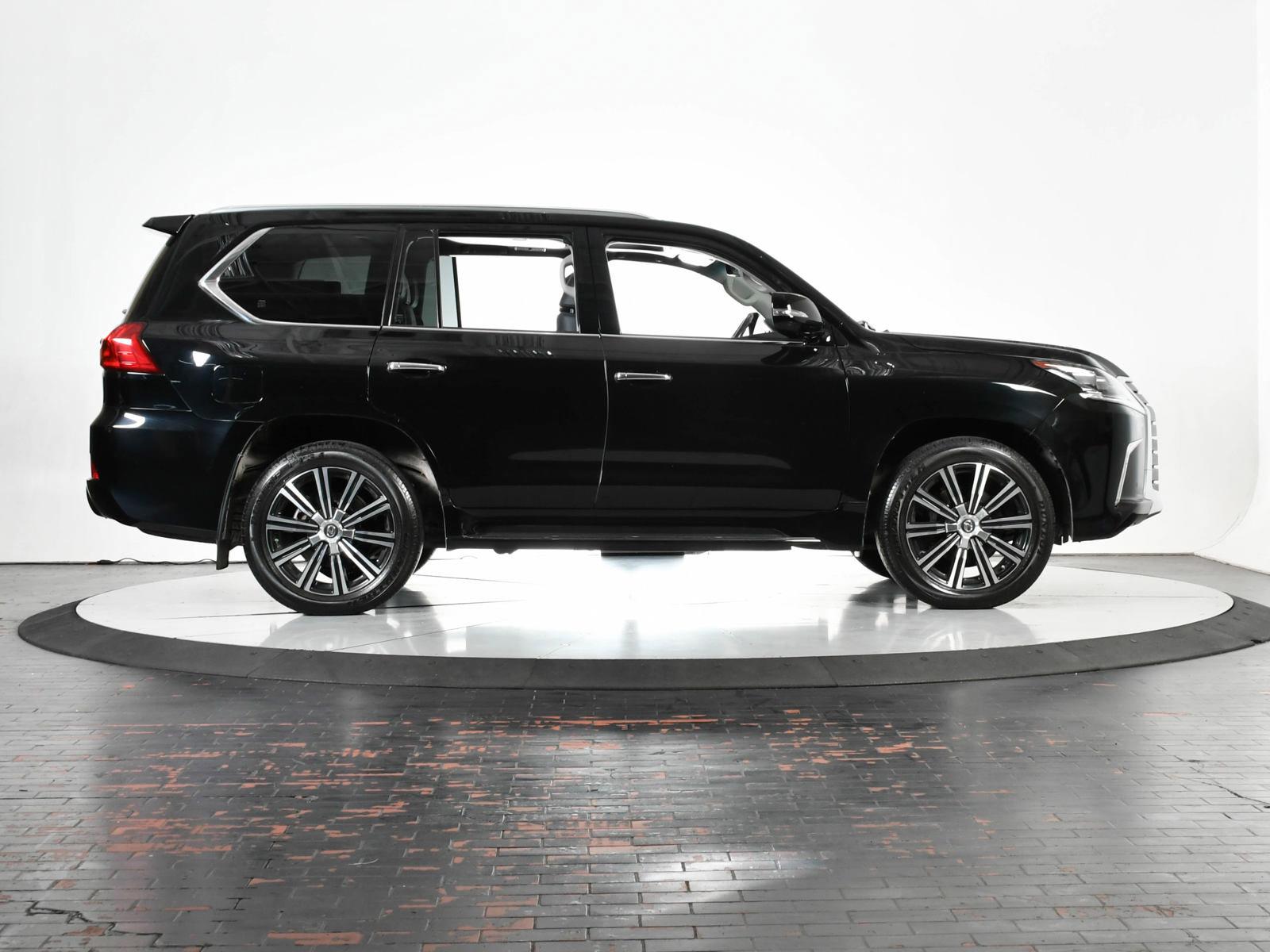 2018 Lexus LX 570 Vehicle Photo in DALLAS, TX 75235