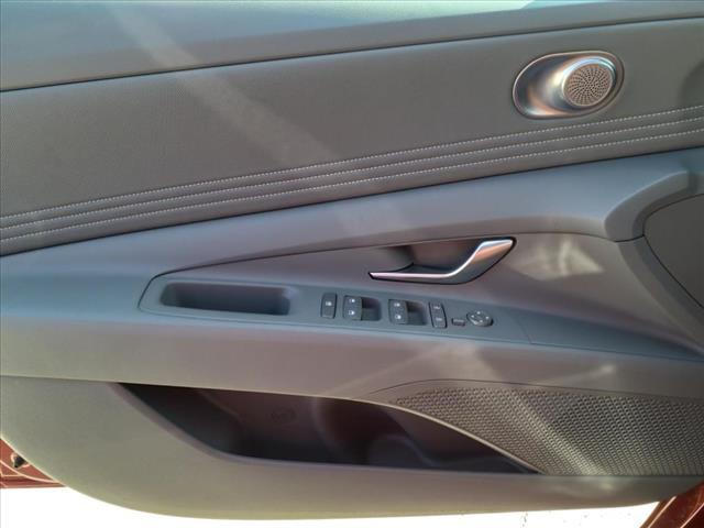 2024 Hyundai ELANTRA Vehicle Photo in Peoria, IL 61615