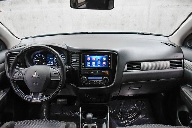 2017 Mitsubishi Outlander Vehicle Photo in EVERETT, WA 98203-5662