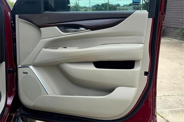 2017 Cadillac Escalade ESV Vehicle Photo in KANSAS CITY, MO 64114-4545