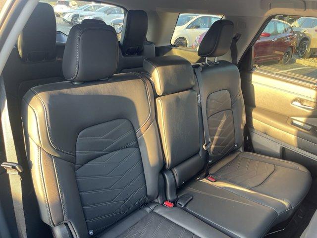 2024 Nissan Pathfinder Vehicle Photo in Flemington, NJ 08822