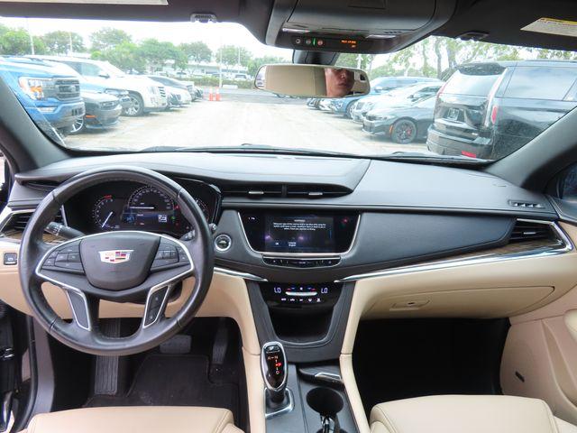 2017 Cadillac XT5 Vehicle Photo in DELRAY BEACH, FL 33483-3294