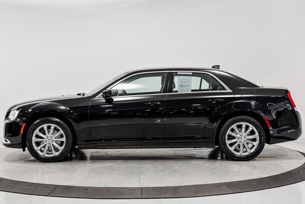 2018 Chrysler 300 Vehicle Photo in AKRON, OH 44320-4088