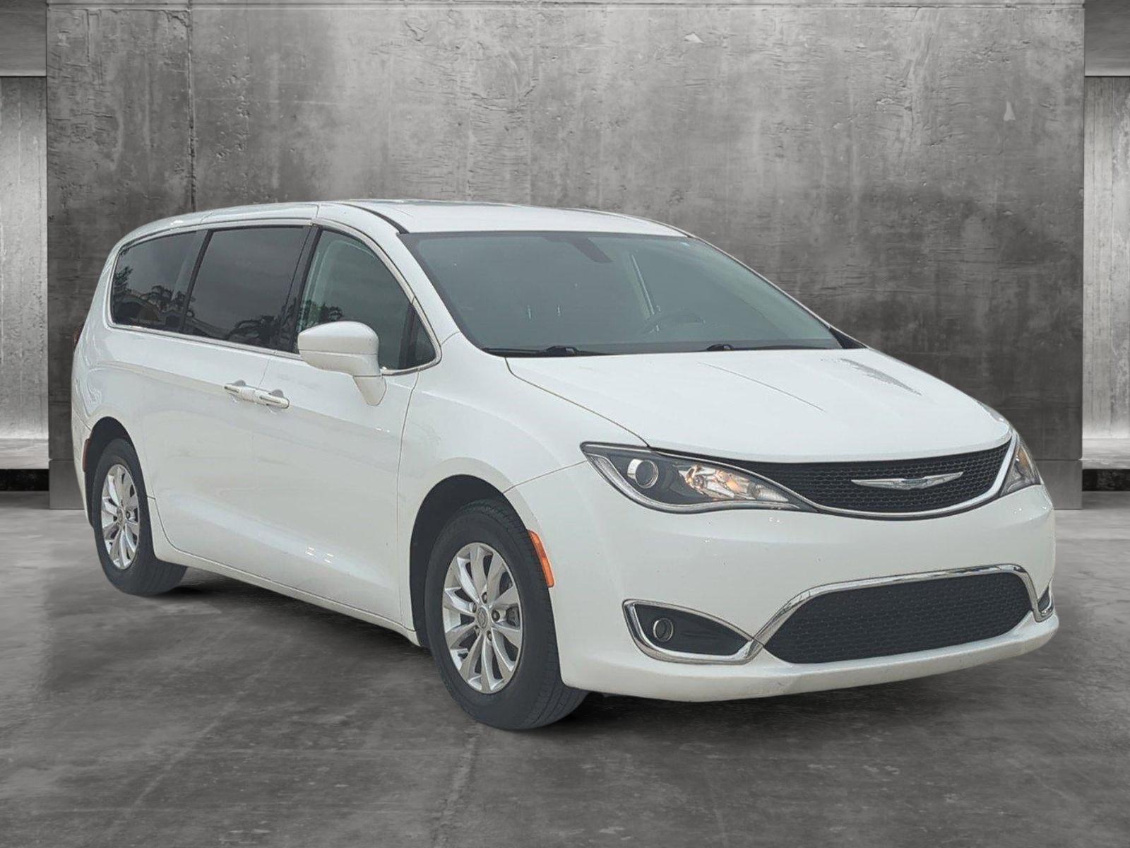 2018 Chrysler Pacifica Vehicle Photo in Pembroke Pines, FL 33027