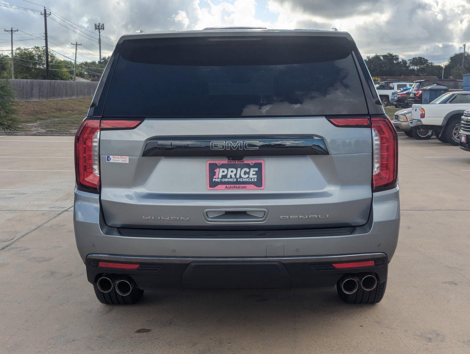 2024 GMC Yukon XL Vehicle Photo in CORPUS CHRISTI, TX 78412-4902