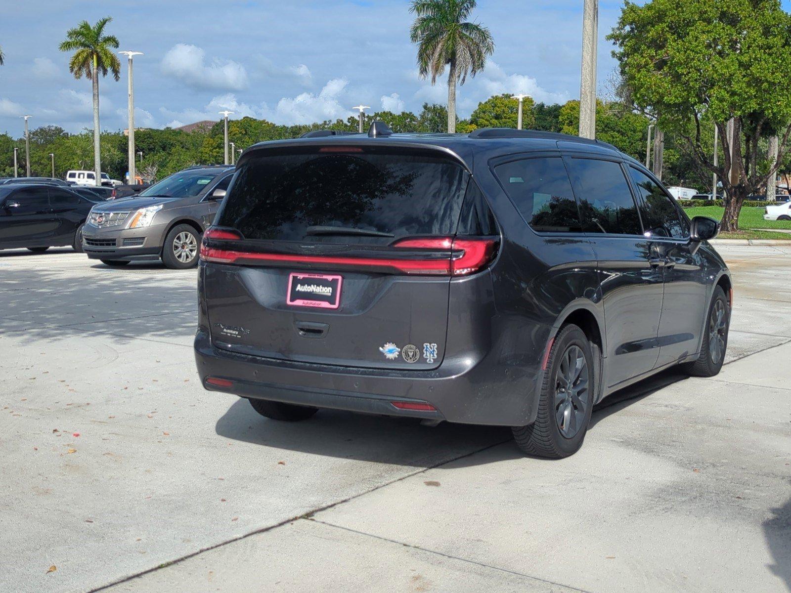 2021 Chrysler Pacifica Vehicle Photo in Pembroke Pines, FL 33027