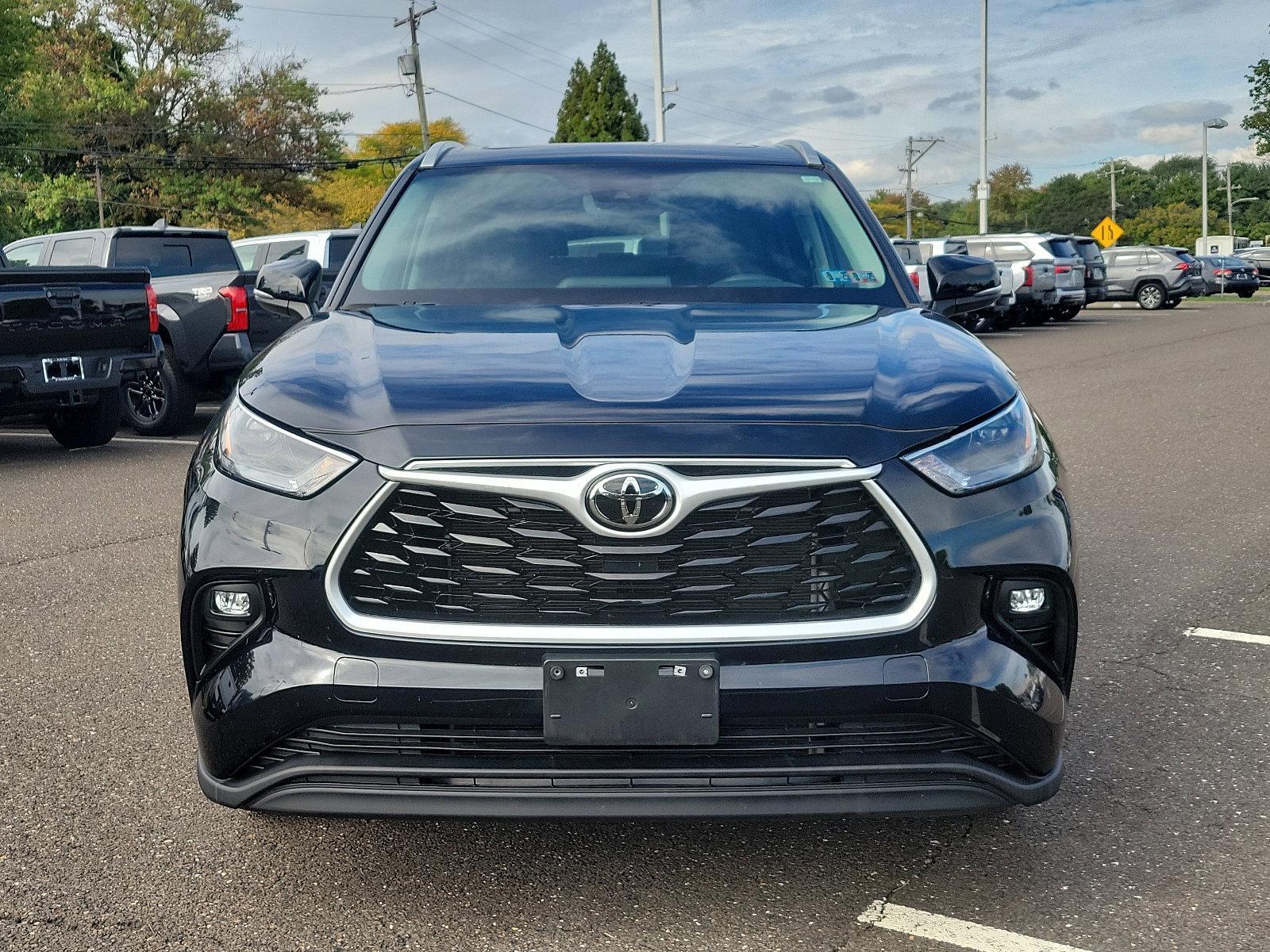 2023 Toyota Highlander Vehicle Photo in Trevose, PA 19053