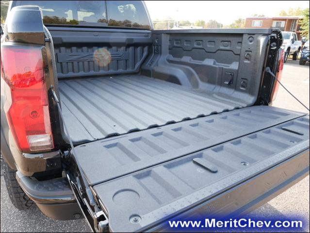 2024 Chevrolet Colorado Vehicle Photo in MAPLEWOOD, MN 55119-4794