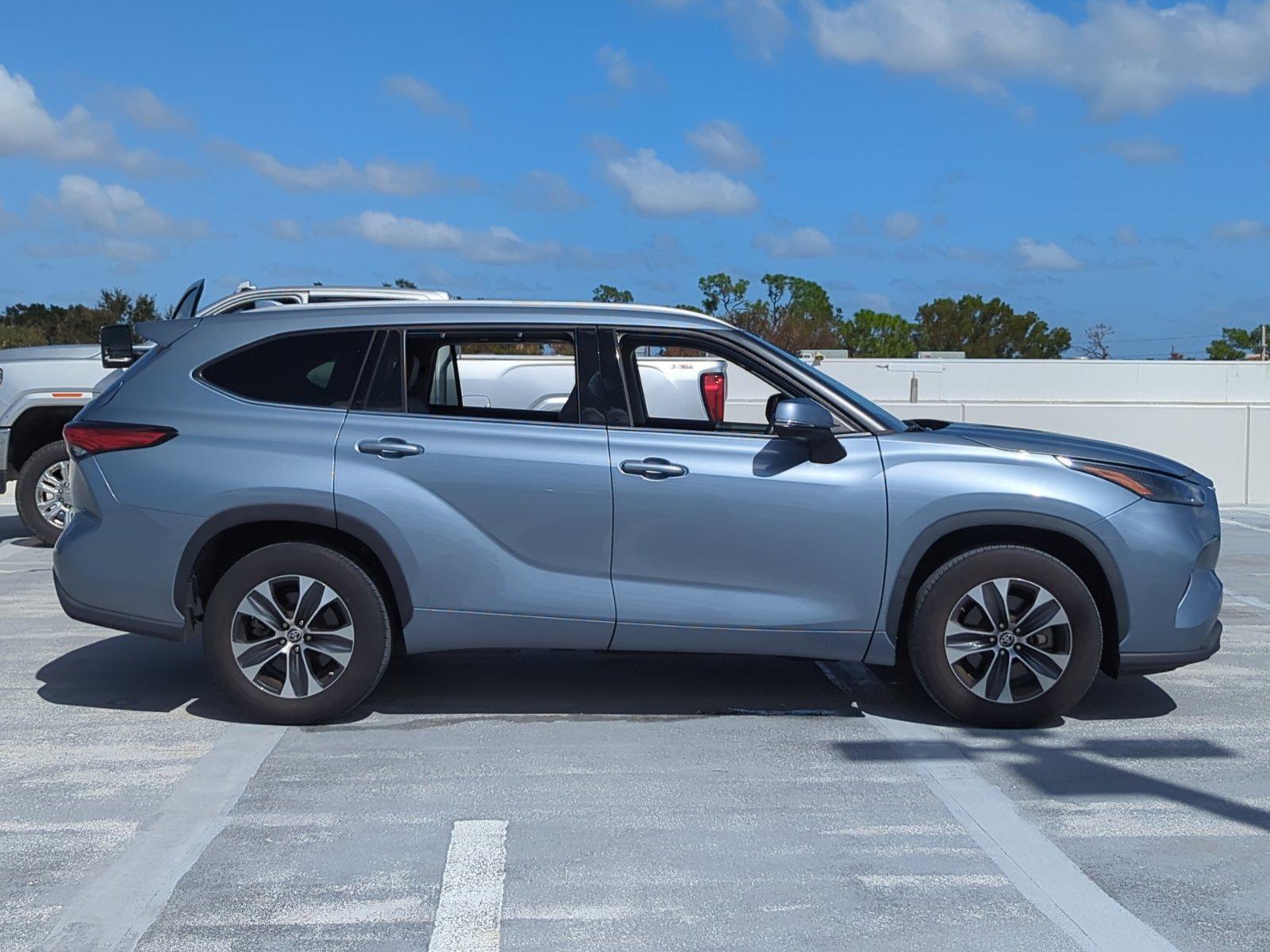 2022 Toyota Highlander Vehicle Photo in Ft. Myers, FL 33907