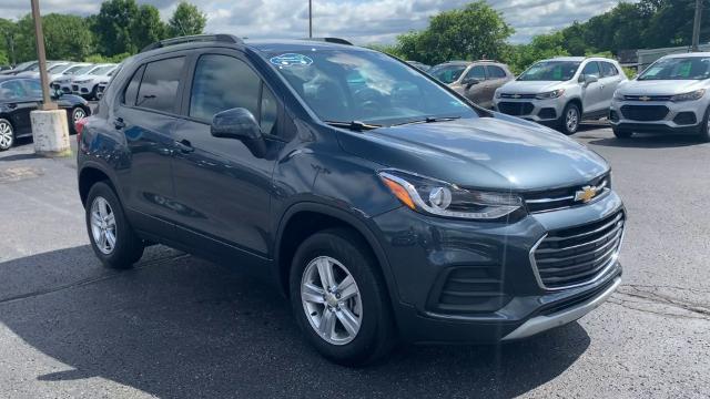 2021 Chevrolet Trax Vehicle Photo in MOON TOWNSHIP, PA 15108-2571