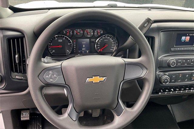 2024 Chevrolet Silverado 5500 HD Vehicle Photo in INDEPENDENCE, MO 64055-1314