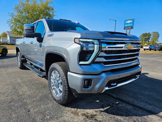 2025 Chevrolet Silverado 2500 HD Vehicle Photo in TWO RIVERS, WI 54241-1823