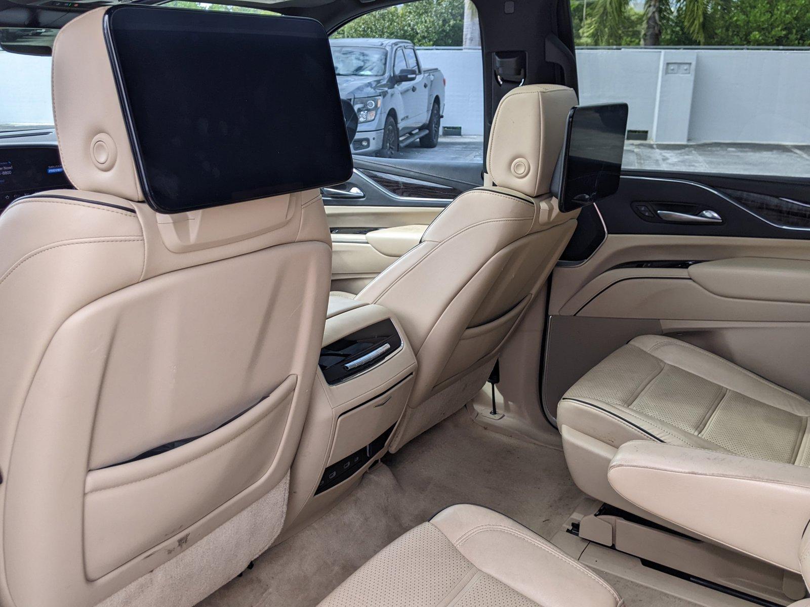 2021 Cadillac Escalade Vehicle Photo in Pembroke Pines , FL 33084