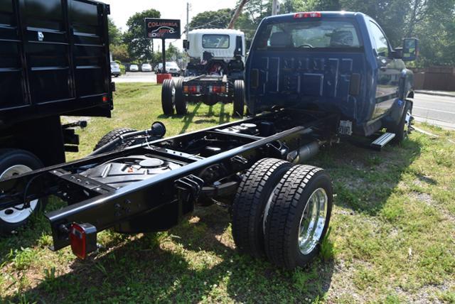 2023 Chevrolet Silverado 6500 HD Vehicle Photo in WHITMAN, MA 02382-1041