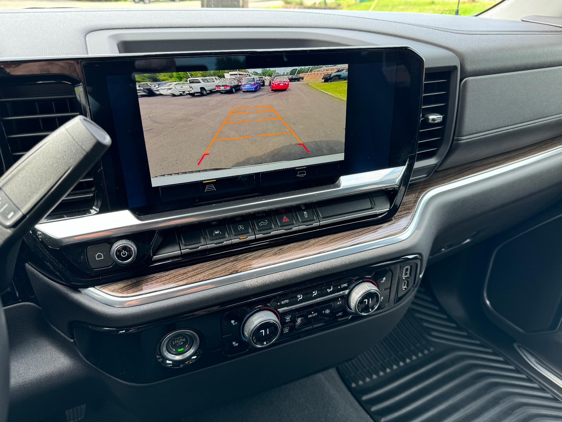 2022 Chevrolet Silverado 1500 Vehicle Photo in LEOMINSTER, MA 01453-2952