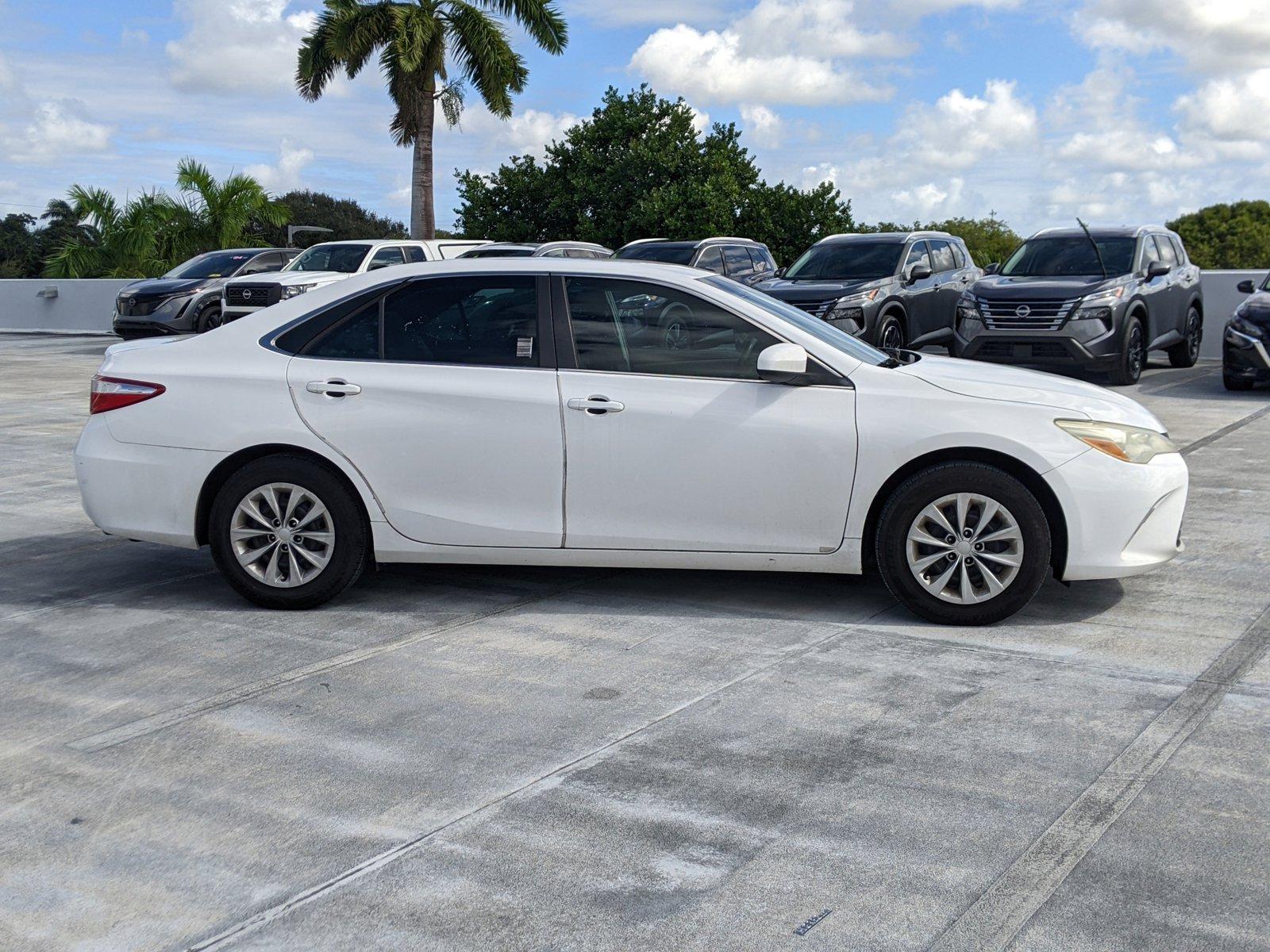 2015 Toyota Camry Vehicle Photo in Pembroke Pines , FL 33084