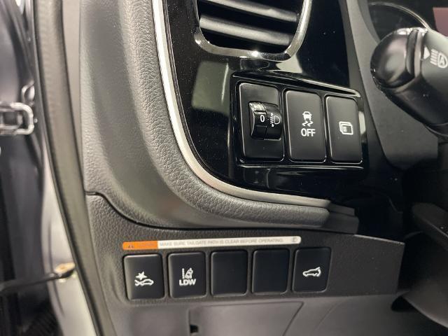 2017 Mitsubishi Outlander Vehicle Photo in ROGERS, MN 55374-9422