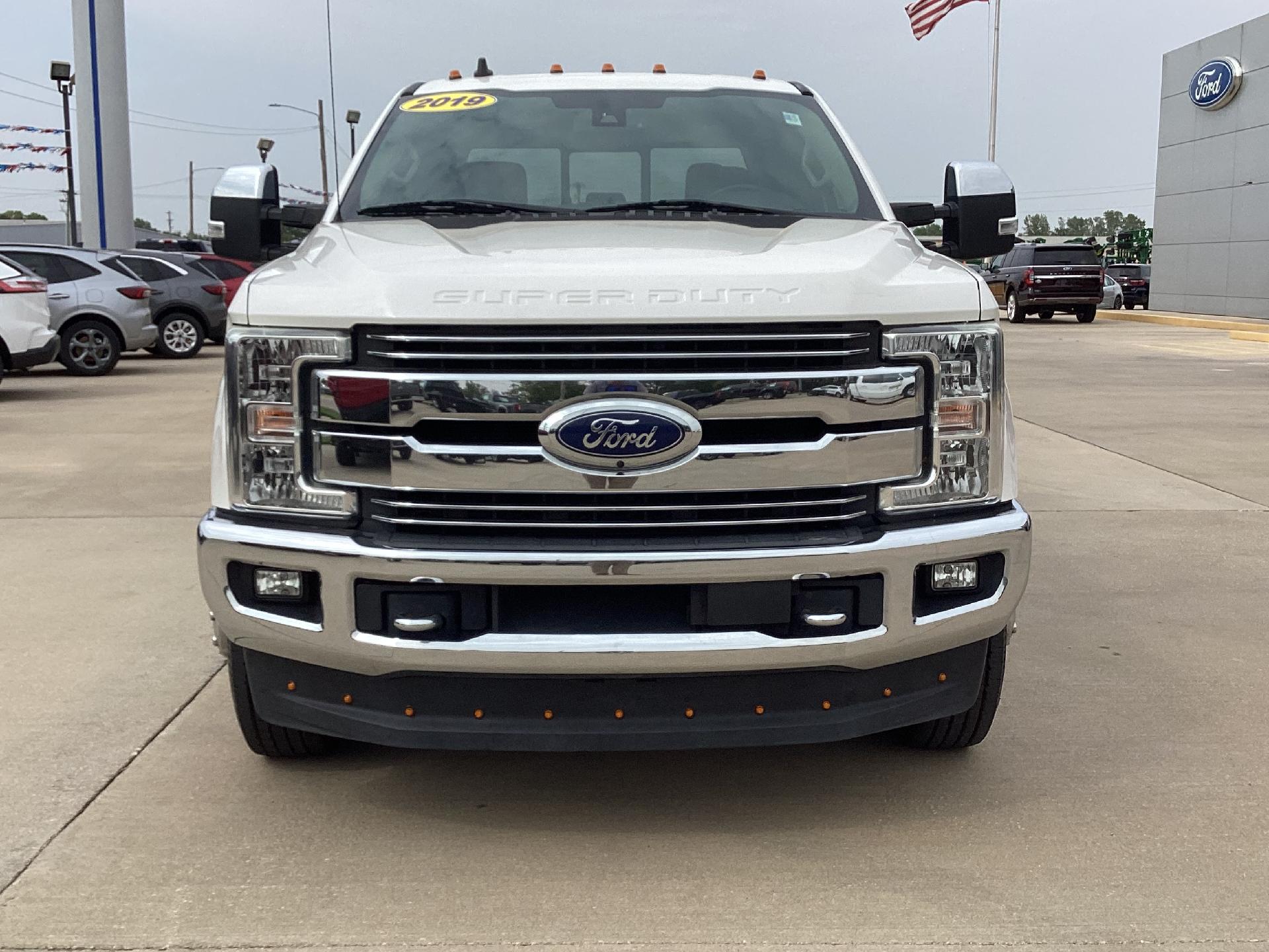 Used 2019 Ford F-350 Super Duty Lariat with VIN 1FT8W3DT6KEE22481 for sale in Kansas City