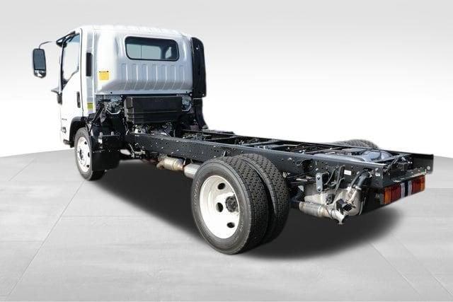 2024 Chevrolet Low Cab Forward Vehicle Photo in Salem, OR 97301