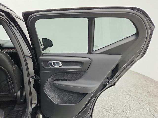 2022 Volvo XC40 Vehicle Photo in Grapevine, TX 76051