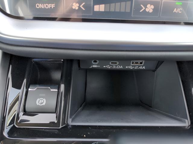 2025 Subaru Outback Vehicle Photo in Green Bay, WI 54304