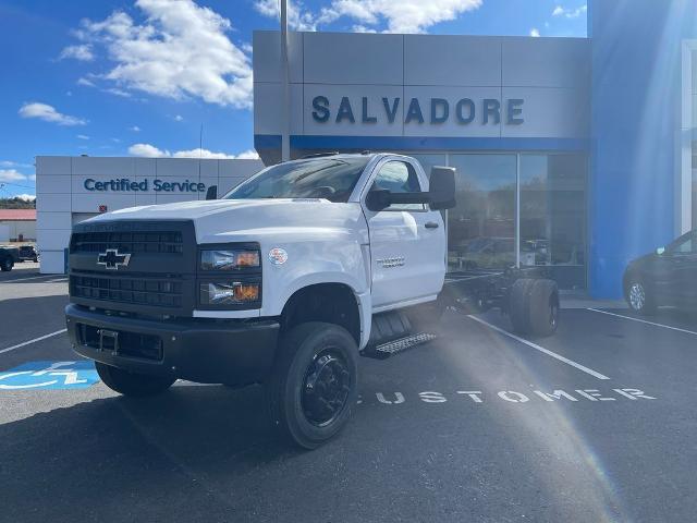 2024 Chevrolet Silverado Chassis Cab Vehicle Photo in GARDNER, MA 01440-3110