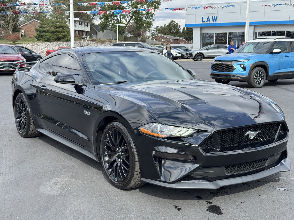 2018 Ford Mustang Vehicle Photo in BOONVILLE, IN 47601-9633