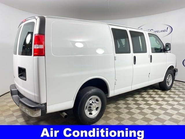 2022 Chevrolet Express Cargo 2500 Vehicle Photo in BROCKTON, MA 02301-7113