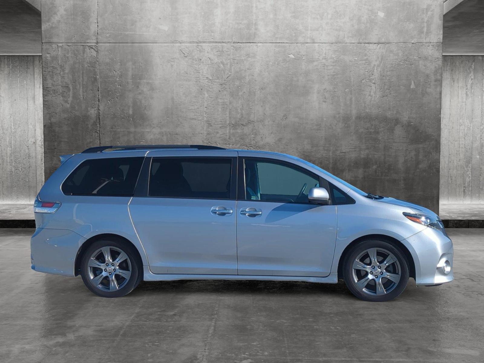 2017 Toyota Sienna Vehicle Photo in Ft. Myers, FL 33907