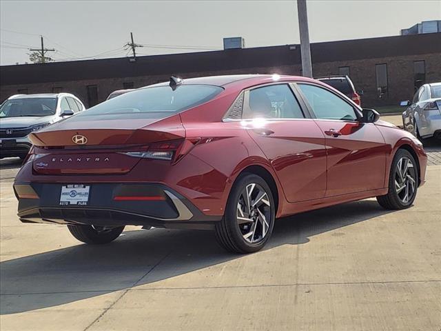 2024 Hyundai ELANTRA Vehicle Photo in Peoria, IL 61615