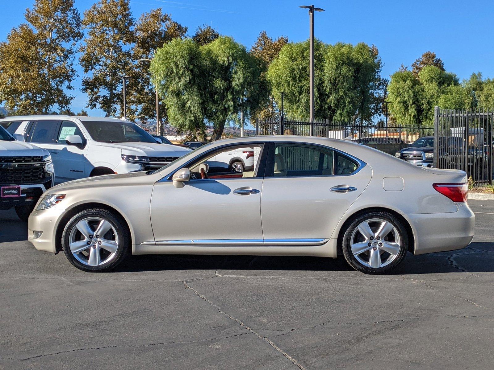 2011 Lexus LS 460 Vehicle Photo in VALENCIA, CA 91355-1705