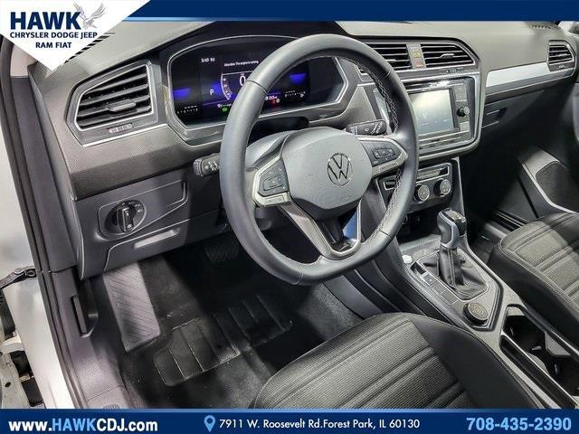 2024 Volkswagen Tiguan Vehicle Photo in Saint Charles, IL 60174