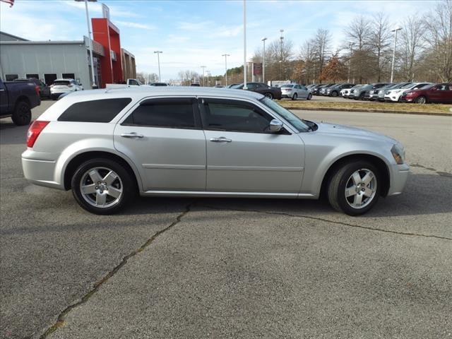Used 2005 Dodge Magnum SXT with VIN 2D8GZ48V65H638382 for sale in Clarksville, TN