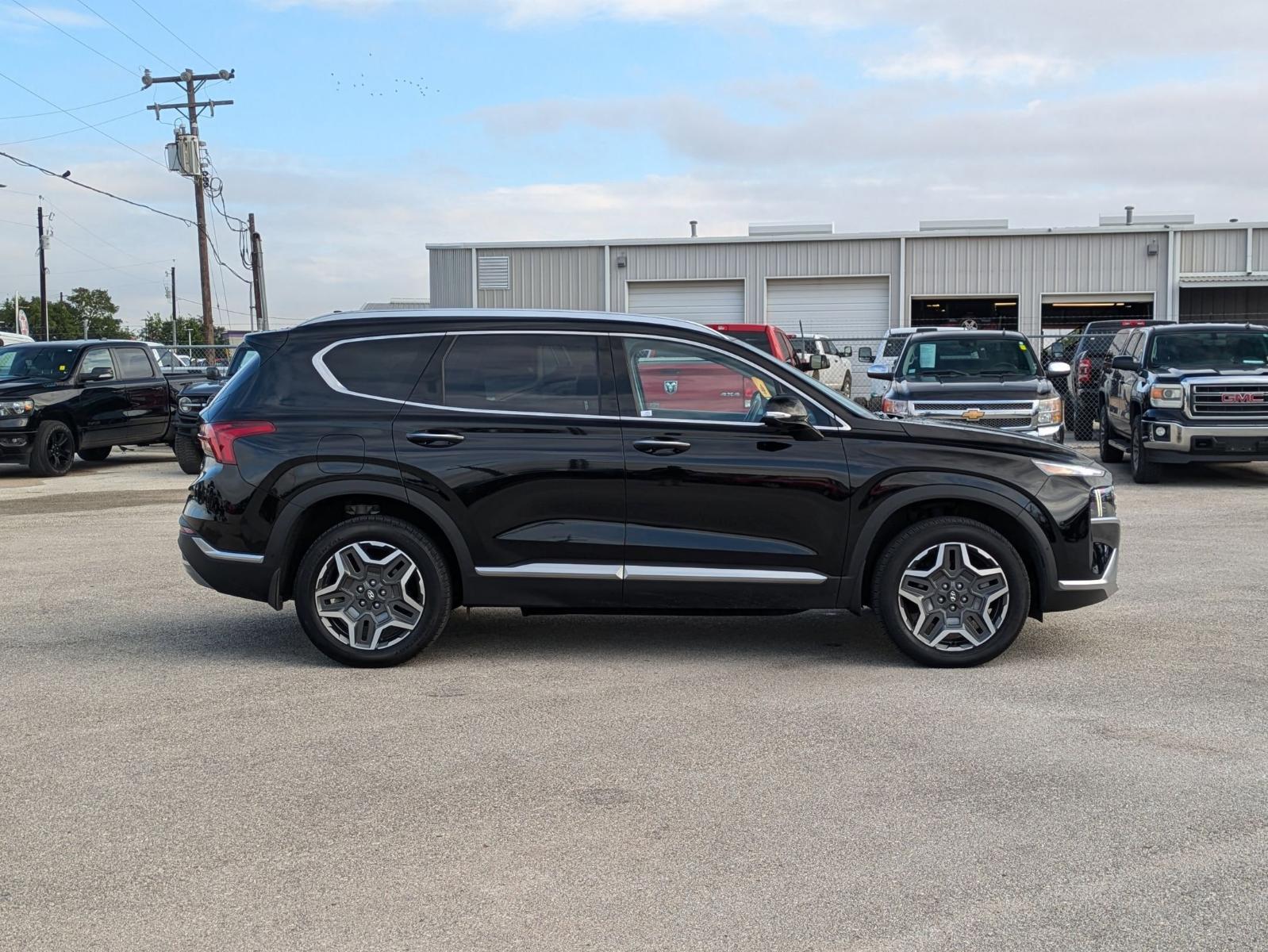 2022 Hyundai SANTA FE Plug-In Hybrid Vehicle Photo in Seguin, TX 78155