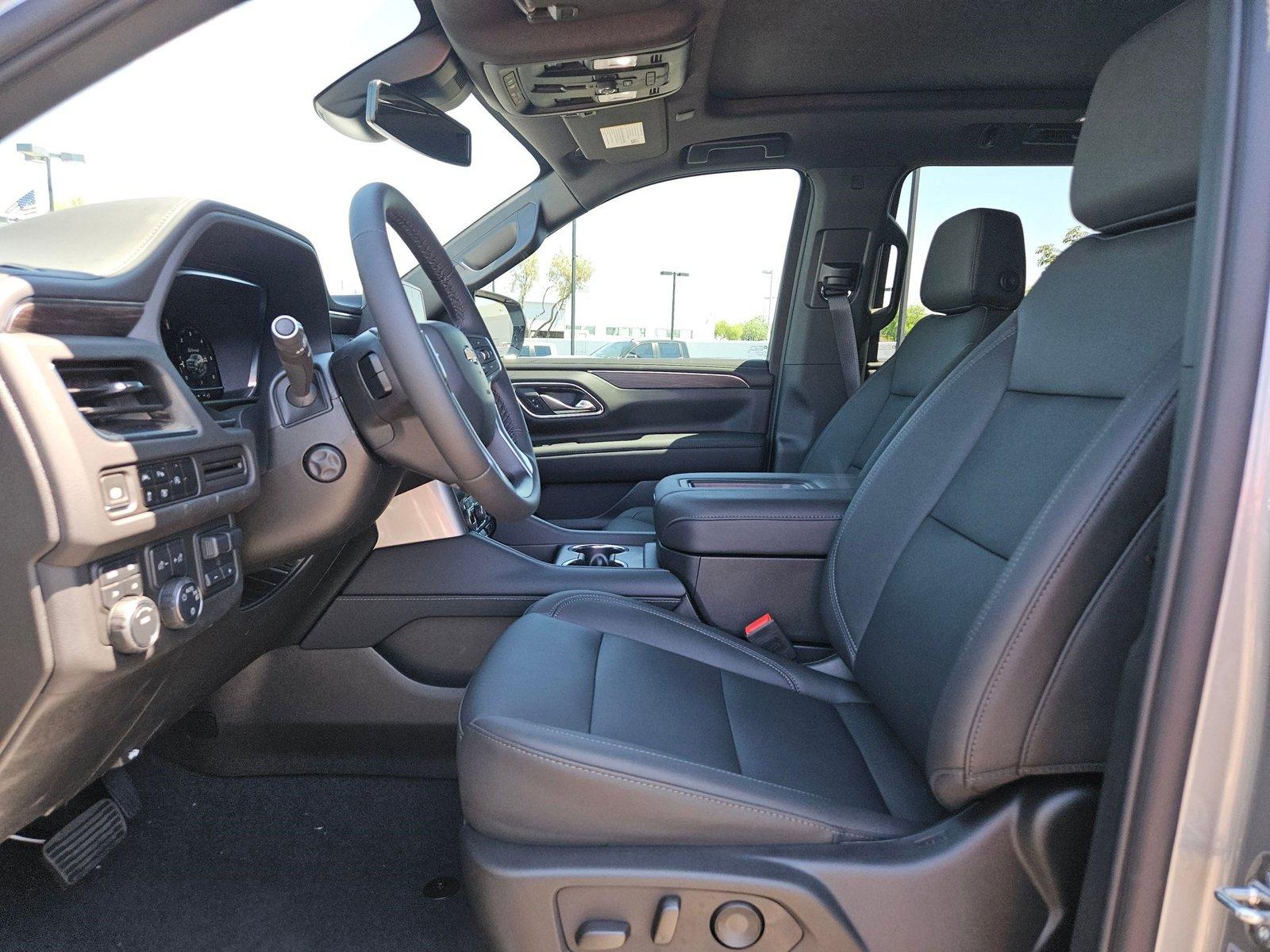 2024 Chevrolet Suburban Vehicle Photo in PEORIA, AZ 85382-3715