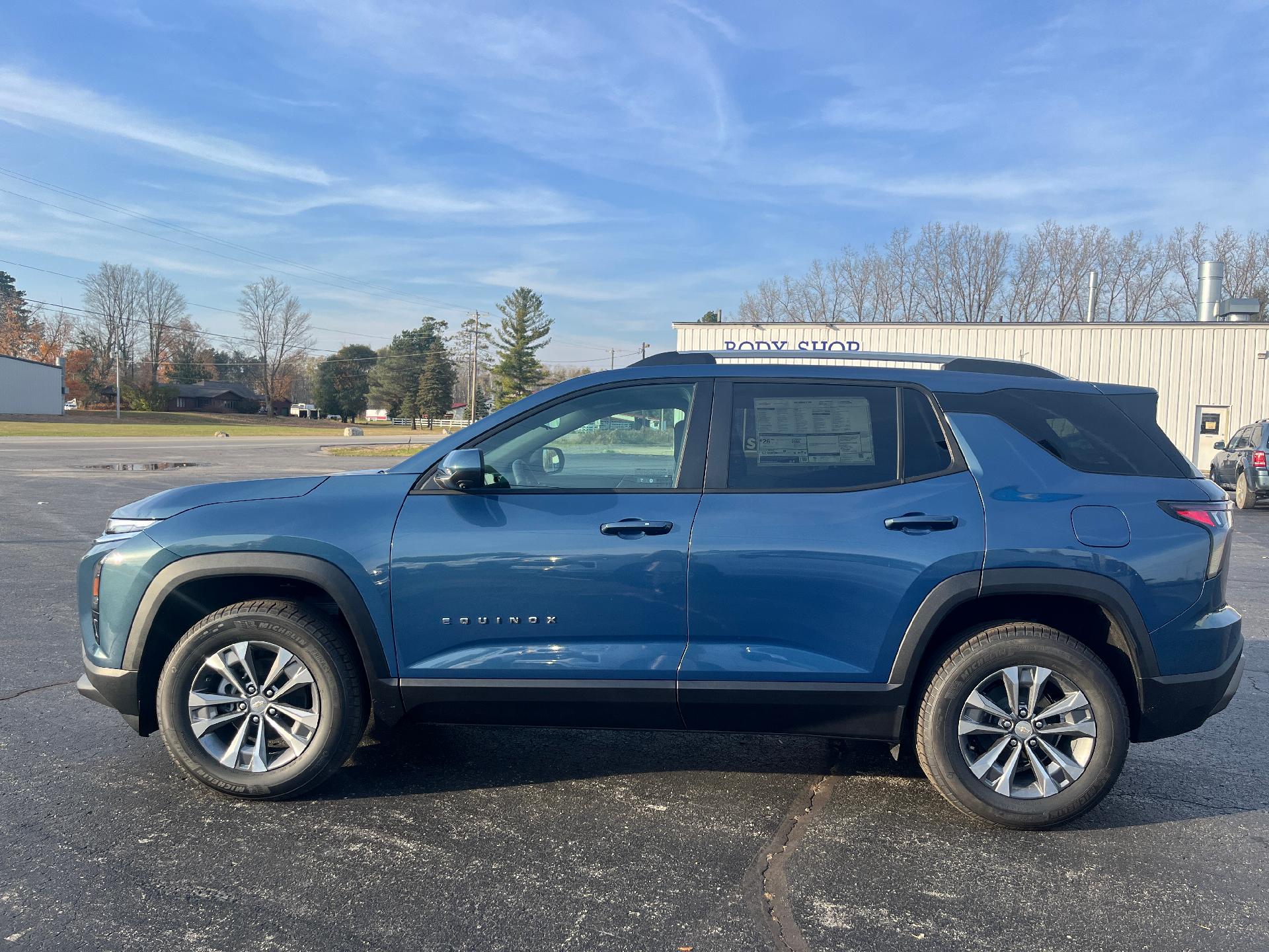 2025 Chevrolet Equinox Vehicle Photo in CLARE, MI 48617-9414