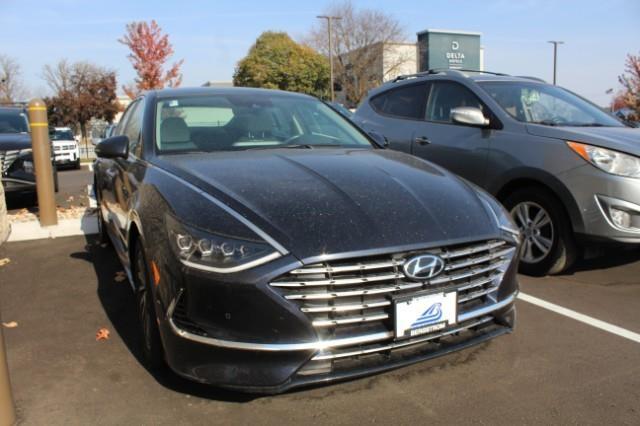 2021 Hyundai SONATA Hybrid Vehicle Photo in Green Bay, WI 54304