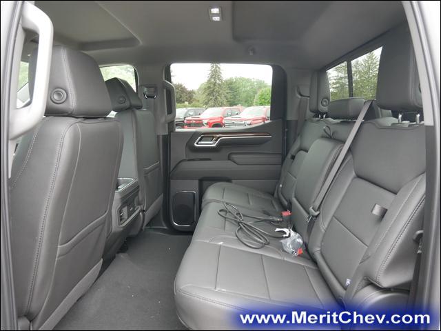 2024 Chevrolet Silverado 1500 Vehicle Photo in MAPLEWOOD, MN 55119-4794