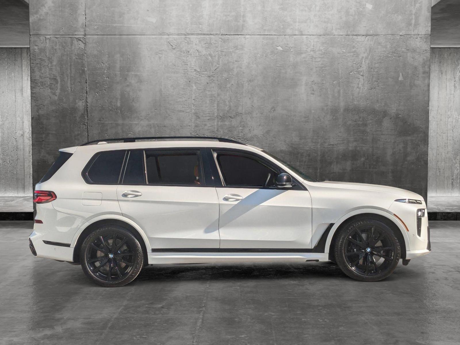 2024 BMW X7 M60i Vehicle Photo in Towson, MD 21204