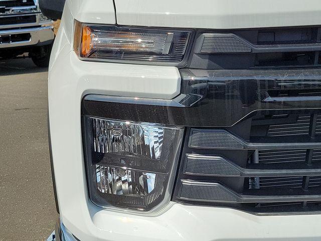 2024 Chevrolet Silverado 3500 HD Chassis Cab Vehicle Photo in DANBURY, CT 06810-5034