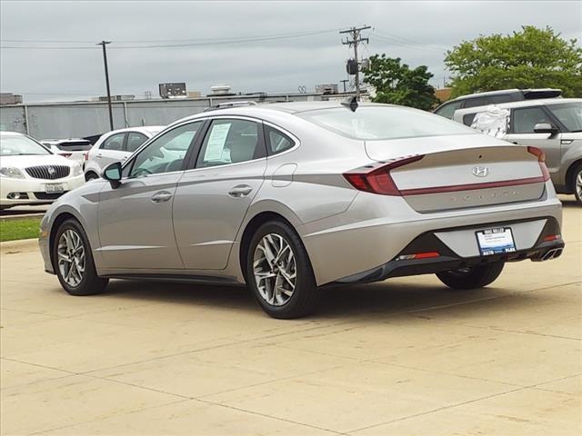 2023 Hyundai SONATA Vehicle Photo in Peoria, IL 61615